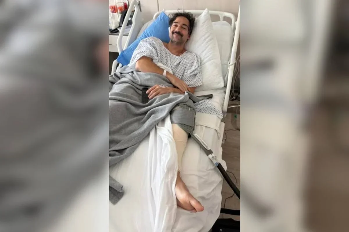 Alfonso Herrera: terceiro procedimento no joelho em fotos no hospital