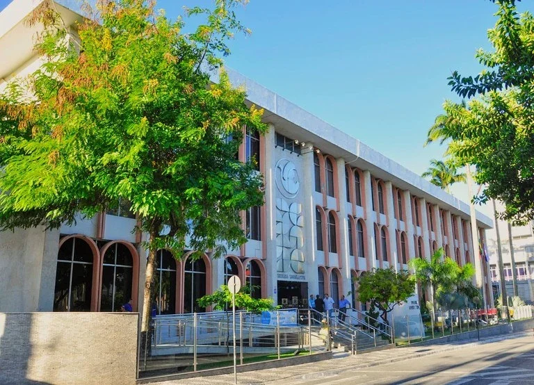 ALPB suspende sessões novamente por reforma no Plenário