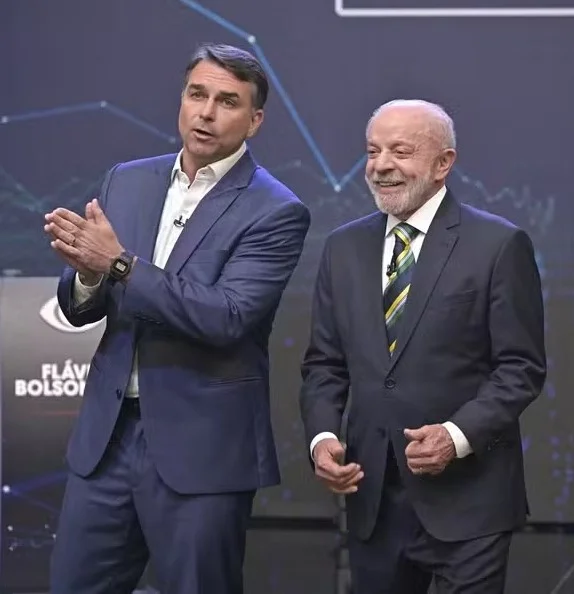 Flávio Bolsonaro aceita abrir sigilos por 20 anos e quer dados de Lulinha