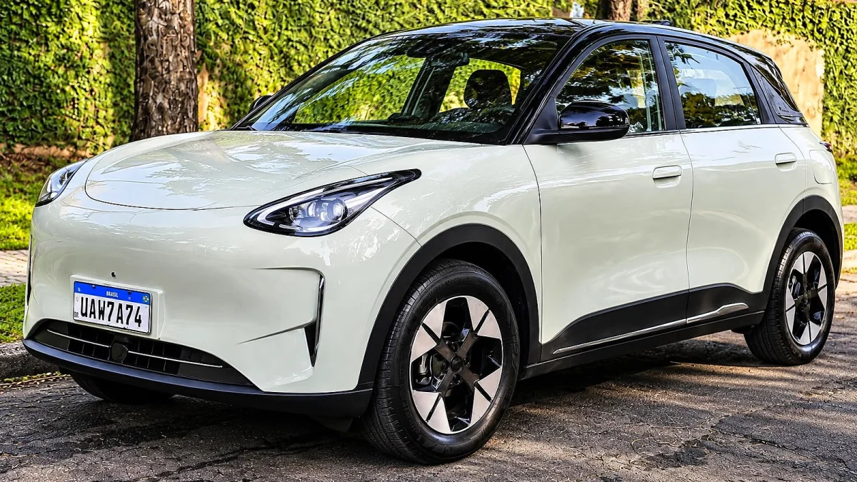 Geely avalia híbridos flex e amplia oferta no Brasil