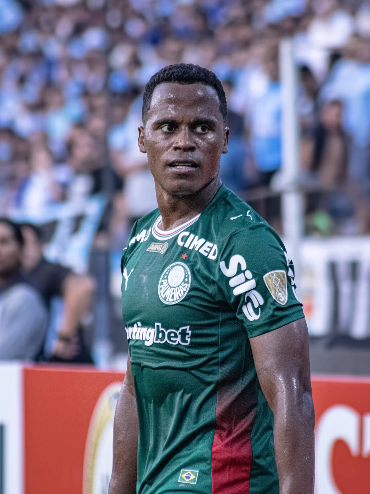 Jhon Arias rebate vaias após atuação na vitória do Palmeiras