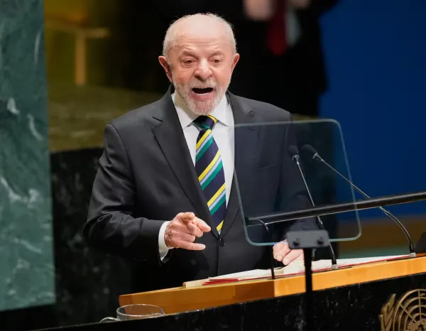 Lula aceita condições de Flávio Bolsonaro para quebra de sigilos