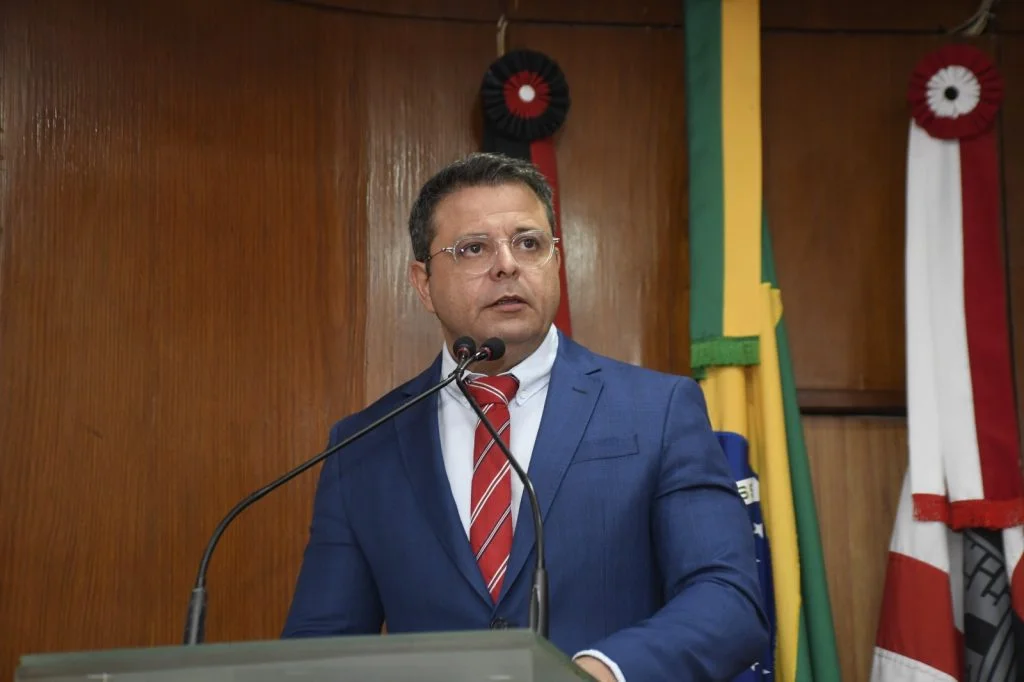 Marmuthe Cavalcanti ameaça buscar outras frentes pela Câmara