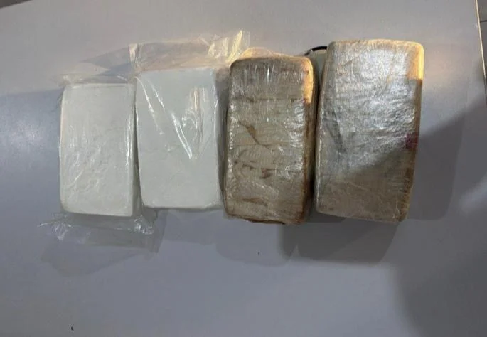 Mulher é presa com 4 kg de cocaína em ônibus na BR-230
