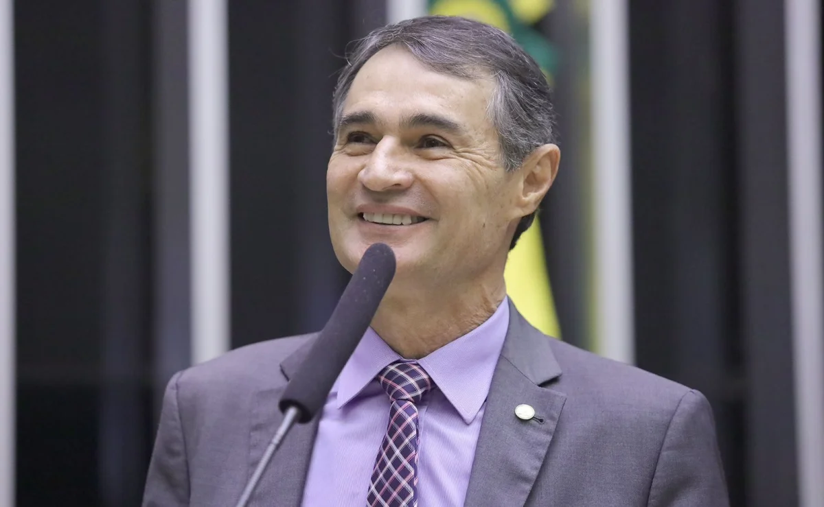 Romero Rodrigues antecipa candidatura e mira disputa em Campina